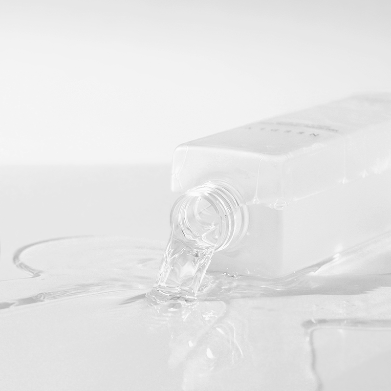 Mildes Mizellen-Reinigungswasser