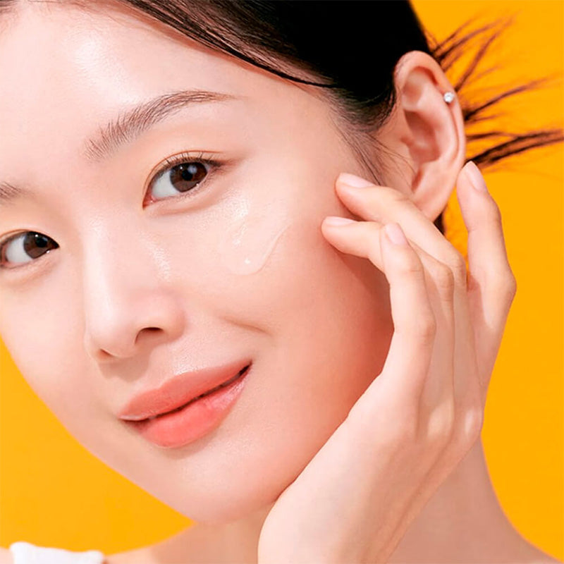 Porenverfeinerndes und aufhellendes Serum gegen Pigmentflecken