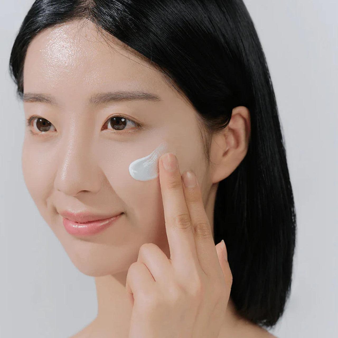 Madagascar Centella Hyalu-Cica Water-Fit Sun Serum (SPF50+ PA++++) - 50 ml / 100 ml