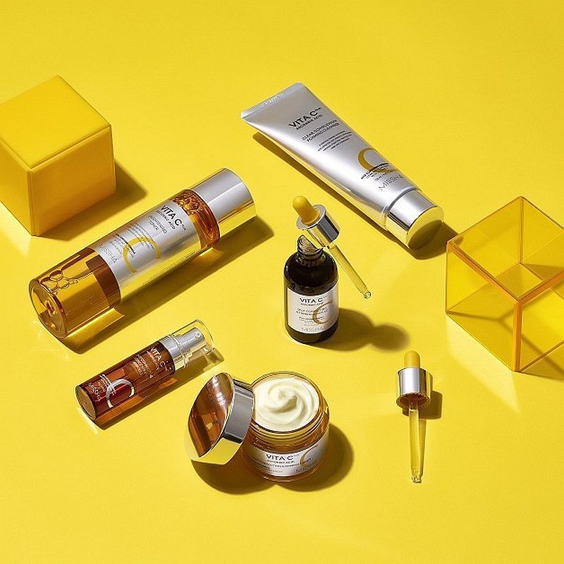 Vita C Plus Spot Correcting &amp; Firming Ampulle